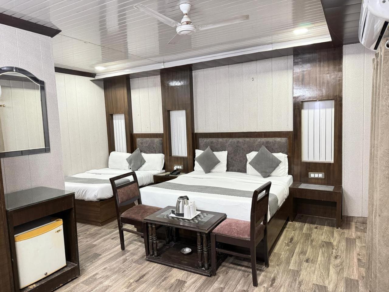 Hotel Radiance Delhi  Exterior photo